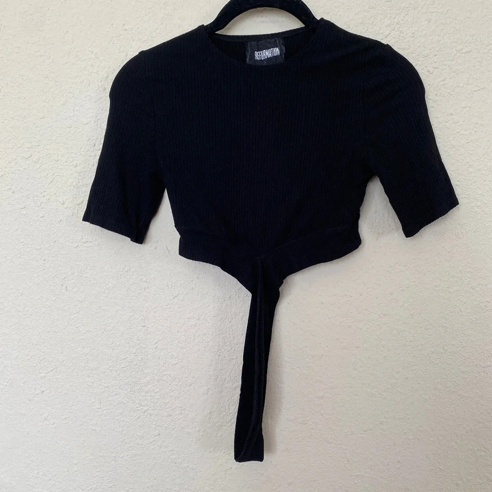 Reformation rib knit cut out criss cross crop top black Size S